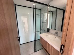 Thiết bị nhà vệ sinh được lắp đặt hoàn thiện