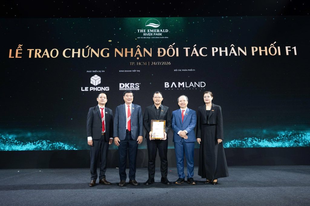 Bam Land tại lễ chứng nhận phân phối dự án The Emerald River Park